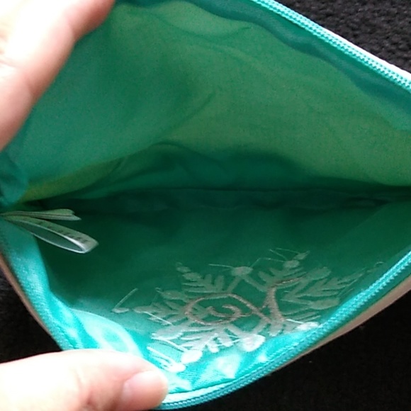 Holiday Mini Zipper Pouch!❤️ - Picture 3 of 4